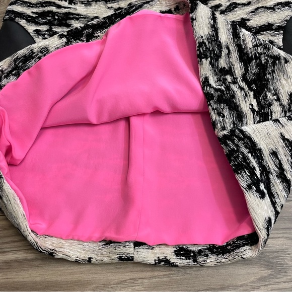 Lisa Perry x Schumacher White & Black Textured Animal Print Mod Style Tunic - Picture 11 of 15